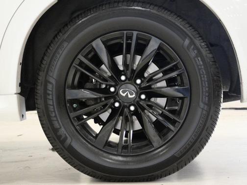 2018 INFINITI QX80 Base