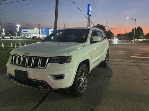 2018 Jeep Grand Cherokee Sterling Edition