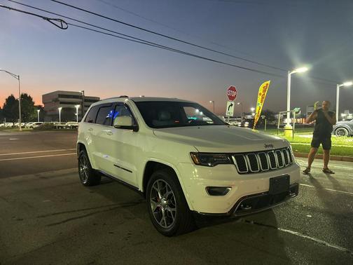 2018 Jeep Grand Cherokee Sterling Edition
