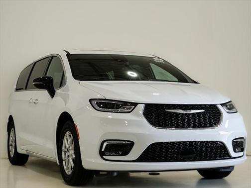 2025 Chrysler Pacifica L