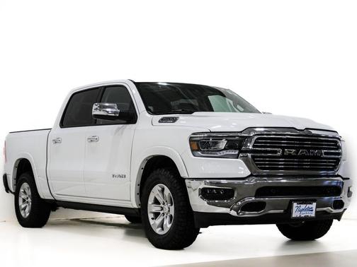 Bright White Clearcoat 2022 RAM 1500 Laramie