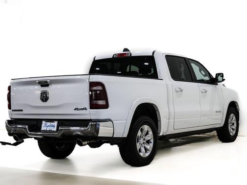 Bright White Clearcoat 2022 RAM 1500 Laramie