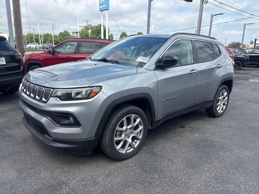 Billet Silver Metallic Clearcoat 2022 Jeep Compass Latitude Lux