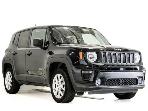 Black Clearcoat 2023 Jeep Renegade Latitude