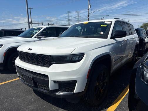 Bright White Clearcoat 2023 Jeep Grand Cherokee L Limited