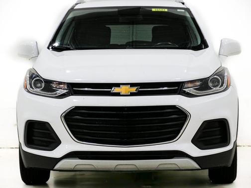 Summit White 2020 Chevrolet Trax LT