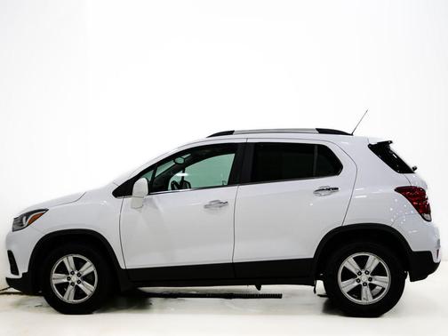 Summit White 2020 Chevrolet Trax LT