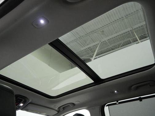 Bright White Clearcoat 2023 Jeep Grand Cherokee L Limited