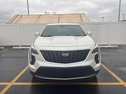 2022 Cadillac XT4 Premium Luxury