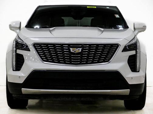 2022 Cadillac XT4 Premium Luxury