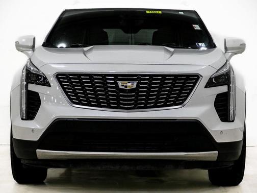 2022 Cadillac XT4 Premium Luxury