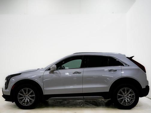 2022 Cadillac XT4 Premium Luxury