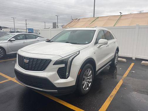2022 Cadillac XT4 Premium Luxury