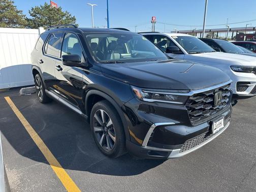 2023 Honda Pilot Touring 8-Passenger