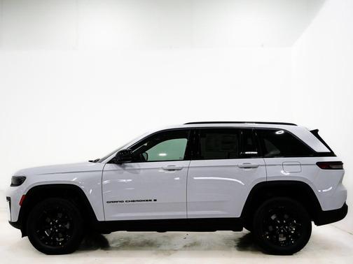 2026 Jeep Grand Cherokee Altitude