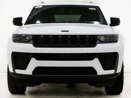 2026 Jeep Grand Cherokee Altitude