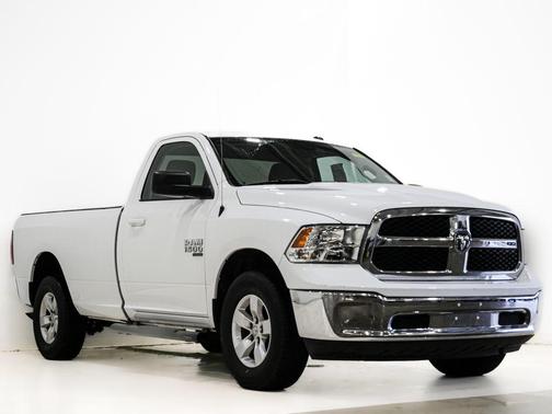 Bright White Clearcoat 2019 RAM 1500 SLT