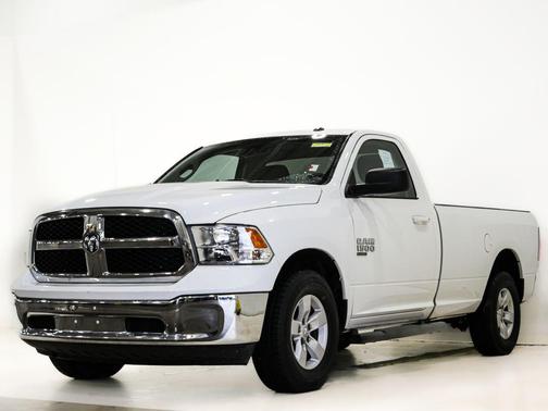 Bright White Clearcoat 2019 RAM 1500 SLT