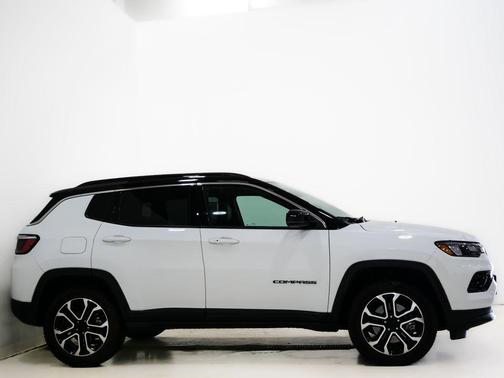 Bright White Clearcoat 2023 Jeep Compass Limited
