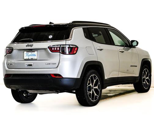 Silver Zynith Metallic Clearcoat 2025 Jeep Compass Limited