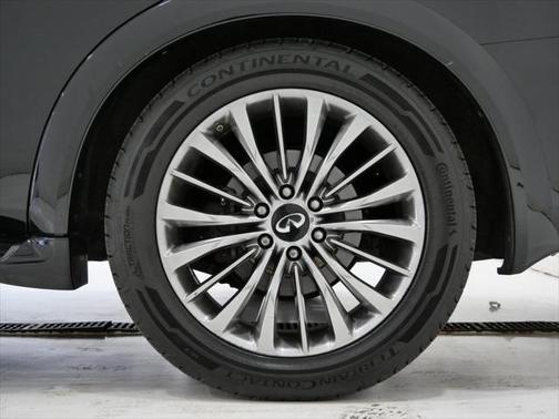 2018 INFINITI QX80 Base