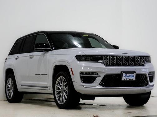 2022 Jeep Grand Cherokee Summit
