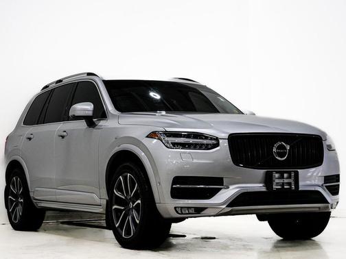 2016 Volvo XC90 T6 Momentum
