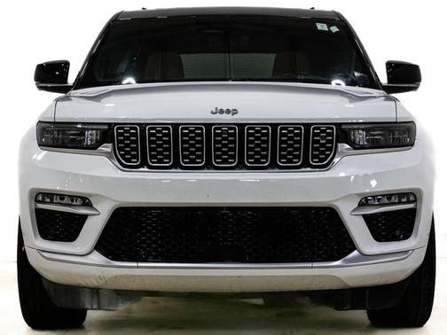 2022 Jeep Grand Cherokee Summit