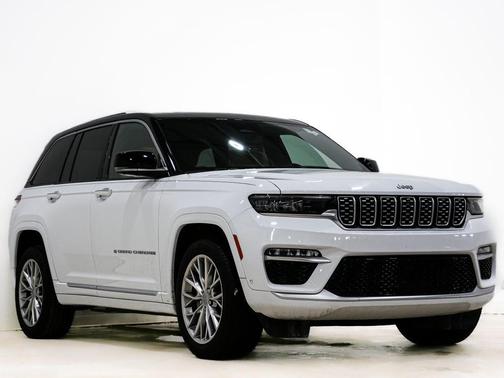 2022 Jeep Grand Cherokee Summit