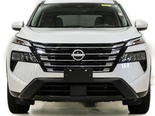 Brilliant Silver Metallic 2025 Nissan Rogue SV