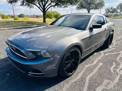 2014 Ford Mustang V6