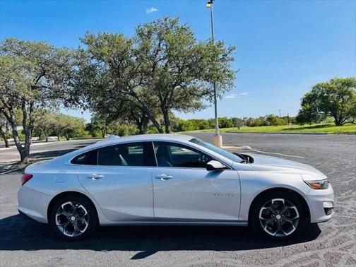2022 Chevrolet Malibu FWD LT