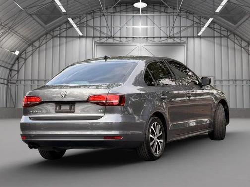 Gray 2016 Volkswagen Jetta 1.4T SE