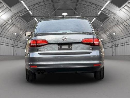 Gray 2016 Volkswagen Jetta 1.4T SE
