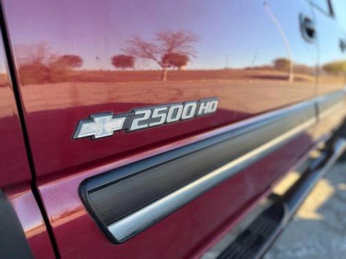 2004 Chevrolet Silverado 2500 LS 6 1/2 FT
