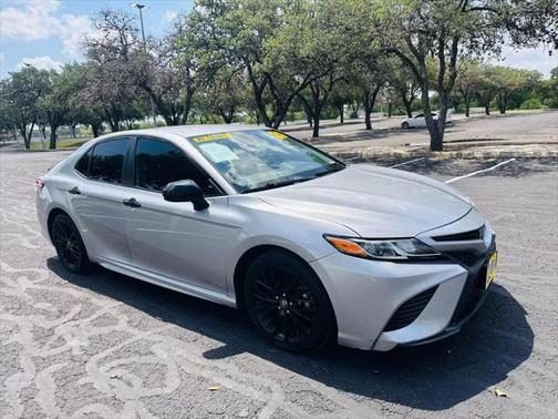 2020 Toyota Camry SE