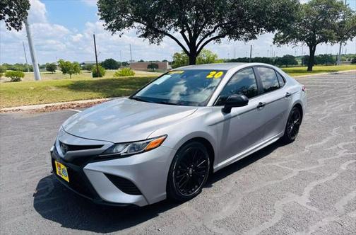2020 Toyota Camry SE