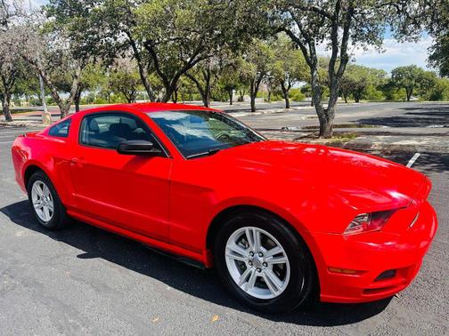 2014 Ford Mustang V6
