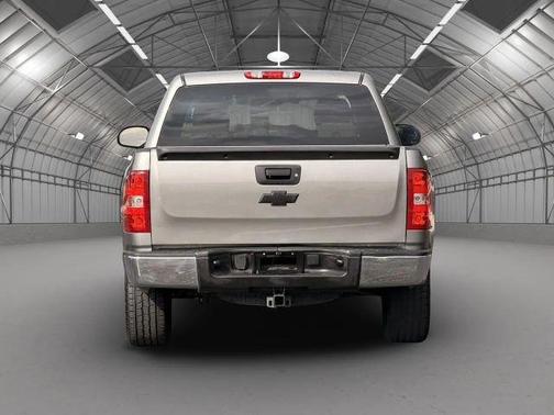 Gray 2009 Chevrolet Silverado 1500 LT Crew Cab