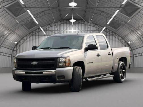 Gray 2009 Chevrolet Silverado 1500 LT Crew Cab