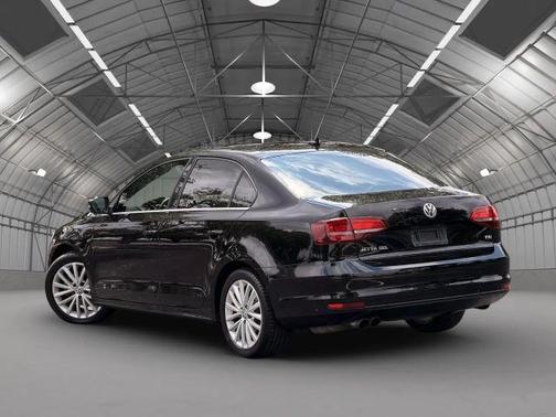 Black 2016 Volkswagen Jetta 1.8T SEL
