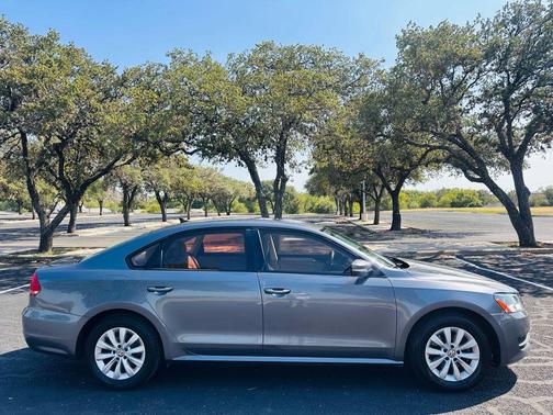 2015 Volkswagen Passat 1.8T S