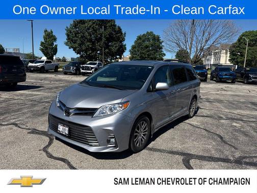Silver Sky Metallic 2018 Toyota Sienna XLE Premium