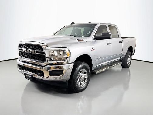 2021 RAM 2500 Tradesman Crew Cab 4x4 6'4' Box