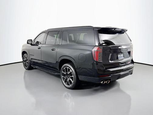 2025 Chevrolet Suburban RST