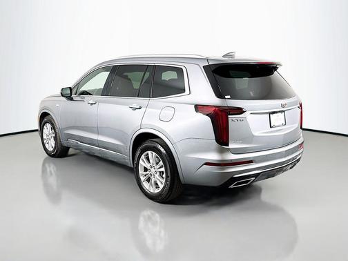 Argent Silver Metallic 2025 Cadillac XT6 Luxury FWD
