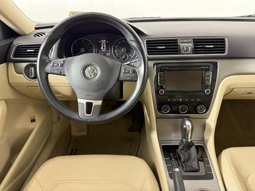 2014 Volkswagen Passat 2.0L TDI DSG SE w/Sunroof