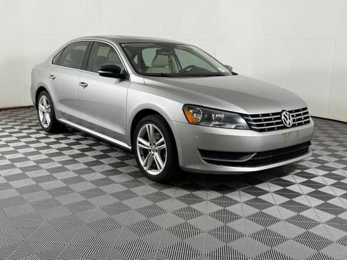 2014 Volkswagen Passat 2.0L TDI DSG SE w/Sunroof