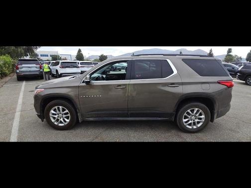 2020 Chevrolet Traverse LT Cloth