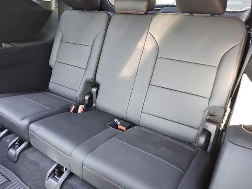 Mosaic Black Metallic 2025 Chevrolet Traverse AWD Z71